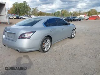2014 Nissan Maxima S z VIN 1N4AA5AP3EC454989, wystawiony jako IAAI lot #40953780 z przebiegiem 194 207 mil mil oraz . Historia ofert i sprzedaży dostępna na DreamBid. Obrazek 4.