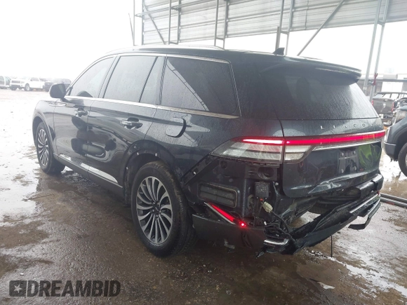 2022 Lincoln Aviator Reserve z VIN 5LM5J7WC2NGL15256, wystawiony jako IAAI lot #41533621 z przebiegiem 35 683 mil mil oraz . Historia ofert i sprzedaży dostępna na DreamBid. Obrazek 3.