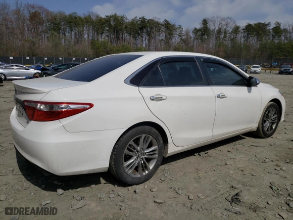 2015 Toyota Camry XLE with VIN 4T1BF1FK2FU962089, listed as a Copart auction lot 49767815 with 170,071 mi miles and Salvage Title. Bid and sale history available at carsss.com. Image 3.