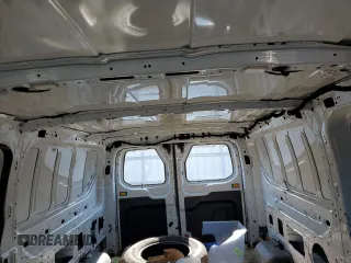 2017 Ford Transit z VIN 1FTYR2ZM2HKA16341, wystawiony jako Copart lot #45649195 z przebiegiem Nie podano mil oraz Szkoda całkowita • Salvage title. Historia ofert i sprzedaży dostępna na DreamBid. Obrazek 10.