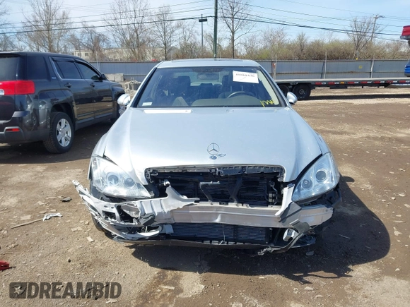 2007 Mercedes-Benz S 550 z VIN WDDNG71X07A036433, wystawiony jako IAAI lot #41860436 z przebiegiem 89 873 mil mil oraz . Historia ofert i sprzedaży dostępna na DreamBid. Obrazek 13.