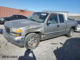 2002 GMC Sierra 1500 SLE with VIN 2GTEC19T021307837, listed as a Copart auction lot 86003674 with 205,706 mi miles and Clean Title. Bid and sale history available at carsss.com. Image 1.