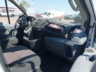 2018 Ford Transit z VIN 1FTYR1ZM2JKA64616, wystawiony jako IAAI lot #42416596 z przebiegiem Nie podano mil oraz . Historia ofert i sprzedaży dostępna na DreamBid. Obrazek 5.