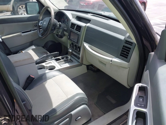2008 Jeep Liberty Limited with VIN 1J8GP58K08W199002, listed as a IAAI auction lot 42055619 with 290,000 mi miles. Bid and sale history available at carsss.com. Image 5.