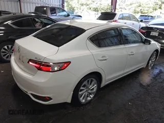 2017 Acura ILX Premium z VIN 19UDE2F78HA004856, wystawiony jako IAAI lot #42330302 z przebiegiem 39 927 mil mil oraz . Historia ofert i sprzedaży dostępna na DreamBid. Obrazek 4.
