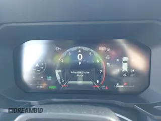 2024 Toyota Land Cruiser z VIN JTEABFAJ7RK003144, wystawiony jako IAAI lot #42040885 z przebiegiem 4 749 mil mil oraz . Historia ofert i sprzedaży dostępna na DreamBid. Obrazek 7.