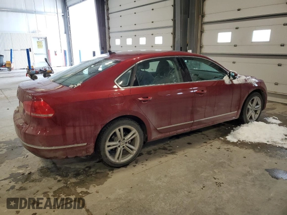 2015 Volkswagen Passat SEL Premium z VIN 1VWCV7A37FC011212, wystawiony jako Copart lot #45244485 z przebiegiem 126 407 mil mil oraz Szkoda całkowita • Salvage title. Historia ofert i sprzedaży dostępna na DreamBid. Obrazek 3.