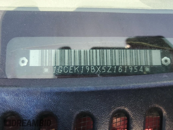 2005 Chevrolet Silverado 1500 Z71 z VIN 1GCEK19BX5Z161954, wystawiony jako Copart lot #51647655 z przebiegiem 213 920 mil mil oraz Szkoda całkowita • Salvage title. Historia ofert i sprzedaży dostępna na DreamBid. Obrazek 12.