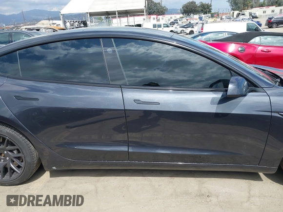 2024 Tesla Model 3 z VIN 5YJ3E1EA0RF782725, wystawiony jako IAAI lot #42248130 z przebiegiem 40 776 mil mil oraz . Historia ofert i sprzedaży dostępna na DreamBid. Obrazek 13.