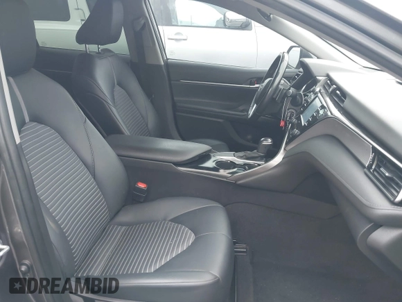 2020 Toyota Camry SE z VIN 4T1G11AK2LU989218, wystawiony jako IAAI lot #42204901 z przebiegiem 83 147 mil mil oraz . Historia ofert i sprzedaży dostępna na DreamBid. Obrazek 5.