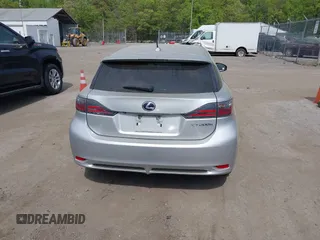 2012 Lexus CT 200h z VIN JTHKD5BHXC2120358, wystawiony jako IAAI lot #42128037 z przebiegiem 183 496 mil mil oraz . Historia ofert i sprzedaży dostępna na DreamBid. Obrazek 17.