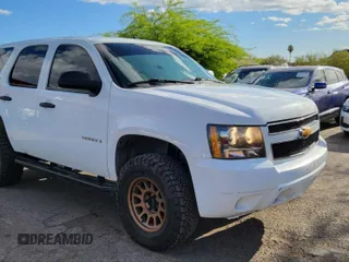 2009 Chevrolet Tahoe Commercial z VIN 1GNFK130X9R208604, wystawiony jako IAAI lot #42139426 z przebiegiem 143 045 mil mil oraz . Historia ofert i sprzedaży dostępna na DreamBid. Obrazek 1.