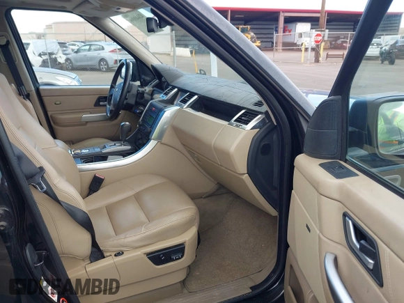 2009 Land Rover Range Rover Sport HSE with VIN SALSF25479A211999, listed as a IAAI auction lot 42440099 with 100,067 mi miles and . Bid and sale history available at DreamBid. Image 5.