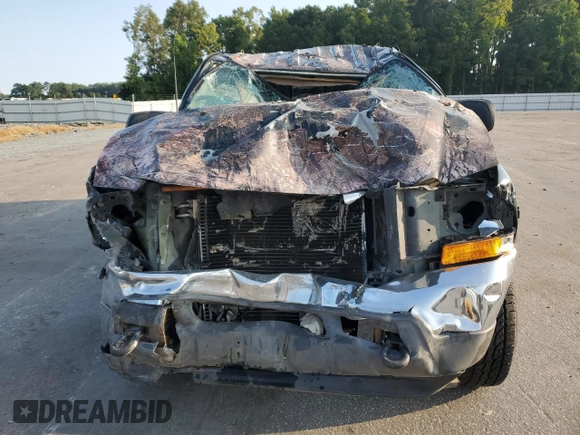 2001 Ford Super Duty F-250 XL with VIN 1FTNW21L11EB43083, listed as a Copart auction lot 70609164 with 231,581 mi miles and Salvage Title. Bid and sale history available at carsss.com. Image 5.