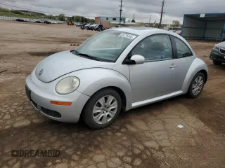 2008 Volkswagen Beetle S z VIN 3VWRW31C98M526715, wystawiony jako Copart lot #55735405 z przebiegiem 61 321 mil mil oraz Szkody całkowita. Historia ofert i sprzedaży dostępna na DreamBid. Obrazek 1.
