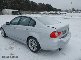 2011 BMW 3 Series 328i xDrive with VIN WBAPK5G54BNN81237, listed as a IAAI auction lot 41571797 with 176,035 mi miles. Bid and sale history available at carsss.com. Image 3.