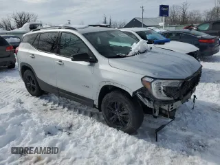 2022 GMC Terrain AT4 with VIN 3GKALYEV0NL152602, listed as a Copart auction lot 45644565 with 38,999 mi miles and Salvage Title. Bid and sale history available at DreamBid. Image 4.