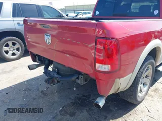 2010 Dodge 1500 SLT z VIN 1D7RB1CT0AS141854, wystawiony jako IAAI lot #42173556 z przebiegiem 229 026 mil mil oraz . Historia ofert i sprzedaży dostępna na DreamBid. Obrazek 6.