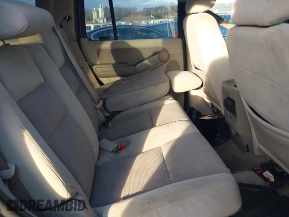 2007 Ford Explorer XLT z VIN 1FMEU73E47UB36138, wystawiony jako IAAI lot #41531283 z przebiegiem Nie podano mil oraz . Historia ofert i sprzedaży dostępna na DreamBid. Obrazek 8.