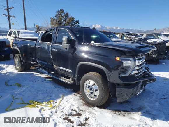 2024 Chevrolet Silverado 3500HD High Country with VIN 1GC4YVEY8RF110830, listed as a Copart auction lot 42231295 with 94,035 mi miles and Salvage title. Bid and sale history available at DreamBid. Image 4.
