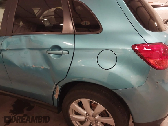 2014 Mitsubishi Outlander Sport ES with VIN 4A4AR3AU1EE021925, listed as a IAAI auction lot 41263028 with 87,867 mi miles. Bid and sale history available at carsss.com. Image 18.