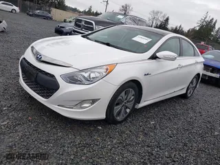 2015 Hyundai Sonata Hybrid Limited with VIN KMHEC4A48FA128233, listed as a IAAI auction lot 41868585 with 108,067 mi miles. Bid and sale history available at carsss.com. Image 18.