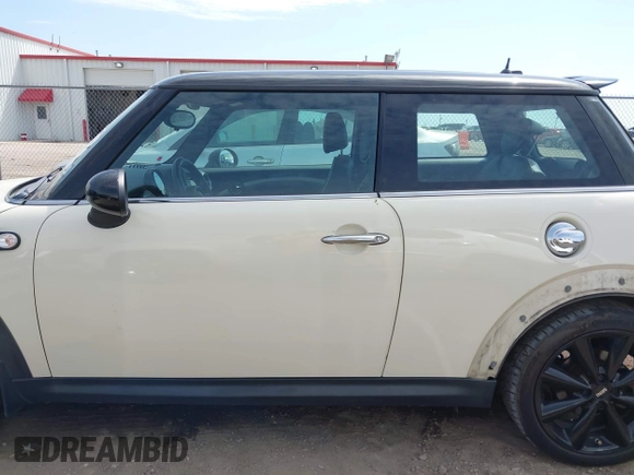 2012 MINI Hardtop S with VIN WMWSV3C5XCTY27099, listed as a IAAI auction lot 42248076 with 99,384 mi miles and . Bid and sale history available at DreamBid. Image 14.