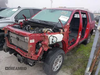 2021 Chevrolet Suburban LT z VIN 1GNSCCKD8MR138864, wystawiony jako IAAI lot #41296984 z przebiegiem Nie podano mil oraz . Historia ofert i sprzedaży dostępna na DreamBid. Obrazek 2.