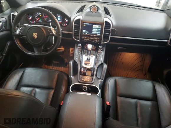 2014 Porsche Cayenne z VIN WP1AA2A25ELA91302, wystawiony jako Copart lot #59386795 z przebiegiem 161 865 mil mil oraz Szkoda całkowita • Salvage title. Historia ofert i sprzedaży dostępna na DreamBid. Obrazek 8.