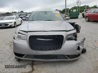 2017 Chrysler 300 S с VIN 2C3CCAGG1HH605671, выставлен на аукционе Copart как лот 56936185 с пробегом 261 963 миль миль и Списание • Salvage title. История ставок и продаж доступна на DreamBid. Изображение 5.