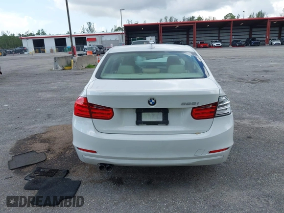 2013 BMW 3 Series 328i с VIN WBA3A5G55DNP19761, выставлен на аукционе IAAI как лот 42311901 с пробегом 205 691 миль миль и . История ставок и продаж доступна на DreamBid. Изображение 15.