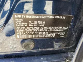 2012 BMW 5 Series 528i z VIN WBAXG5C51CDX06029, wystawiony jako Copart lot #56512415 z przebiegiem 126 307 mil mil oraz Czysty tytuł • Clean title. Historia ofert i sprzedaży dostępna na DreamBid. Obrazek 12.