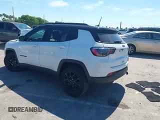 2022 Jeep Compass Latitude with VIN 3C4NJCBB0NT235267, listed as a IAAI auction lot 41700373 with 24,768 mi miles and . Bid and sale history available at carsss.com. Image 3.