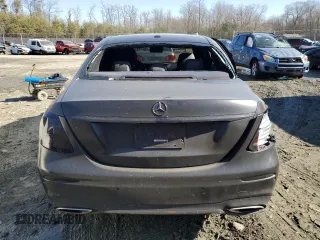 2018 Mercedes-Benz E 300 z VIN WDDZF4KB3JA304789, wystawiony jako Copart lot #46214295 z przebiegiem 100 543 mil mil oraz Szkoda całkowita • Salvage title. Historia ofert i sprzedaży dostępna na DreamBid. Obrazek 6.