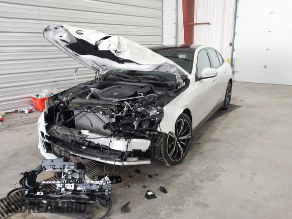 2025 BMW 5 Series 540i xDrive with VIN WBA63FJ06SCU30603, listed as a IAAI auction lot 41478816 with 1,015 mi miles. Bid and sale history available at carsss.com. Image 17.