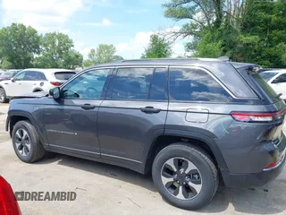 2024 Jeep Grand Cherokee with VIN 1C4RJYB68RC132293, listed as a IAAI auction lot 42597310 with 39,517 mi miles and . Bid and sale history available at DreamBid. Image 14.