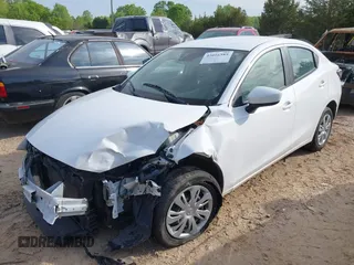 2019 Toyota Yaris L z VIN 3MYDLBYVXKY510466, wystawiony jako IAAI lot #42016585 z przebiegiem 66 671 mil mil oraz . Historia ofert i sprzedaży dostępna na DreamBid. Obrazek 2.