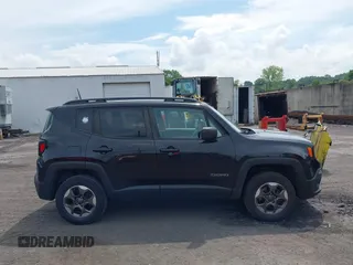 2017 Jeep Renegade Sport z VIN ZACCJBABXHPF35851, wystawiony jako IAAI lot #42705605 z przebiegiem 141 831 mil mil oraz . Historia ofert i sprzedaży dostępna na DreamBid. Obrazek 13.