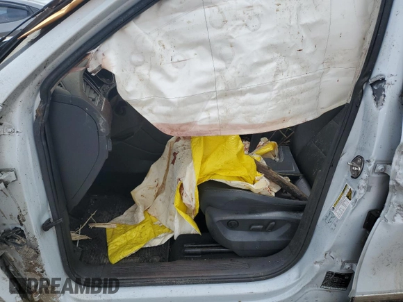 2018 Volkswagen Tiguan SEL z VIN 3VV2B7AXXJM139608, wystawiony jako Copart lot #59742705 z przebiegiem Nie podano mil oraz Szkoda całkowita • Salvage title. Historia ofert i sprzedaży dostępna na DreamBid. Obrazek 7.