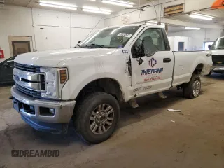 2019 Ford Super Duty F-250 SRW XL with VIN 1FTBF2B6XKED11932, listed as a Copart auction lot 43020845 with 79,582 mi miles and Salvage Title. Bid and sale history available at carsss.com. Image 1.