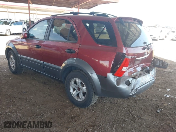 2007 Kia Sorento LX z VIN KNDJD736775666738, wystawiony jako IAAI lot #42371168 z przebiegiem 161 799 mil mil oraz . Historia ofert i sprzedaży dostępna na DreamBid. Obrazek 3.