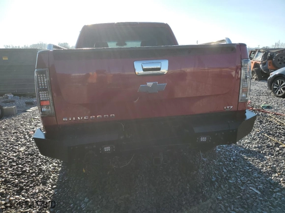 2007 Chevrolet Silverado 1500 LTZ with VIN 3GCEK13M67G511626, listed as a Copart auction lot 46937475 with 371,685 mi miles and Salvage Title. Bid and sale history available at carsss.com. Image 6.