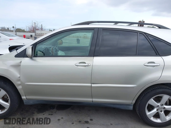 2007 Lexus RX 350 with VIN JTJGK31U170004285, listed as a IAAI auction lot 42110940 with 202,101 mi miles and . Bid and sale history available at carsss.com. Image 15.
