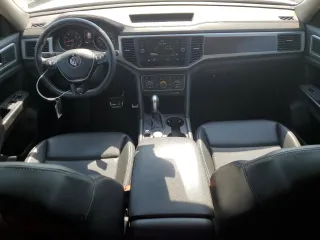 2018 Volkswagen Atlas SE с VIN 1V2PR2CA1JC579177, выставлен на аукционе Copart как лот 63792005 с пробегом 110 297 миль миль и Списание • Salvage title. История ставок и продаж доступна на DreamBid. Изображение 8.