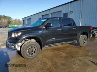 2010 Toyota Tundra z VIN 5TFDW5F15AX137506, wystawiony jako Copart lot #48299875 z przebiegiem 220 652 mil mil oraz Szkoda całkowita • Salvage title. Historia ofert i sprzedaży dostępna na DreamBid. Obrazek 1.