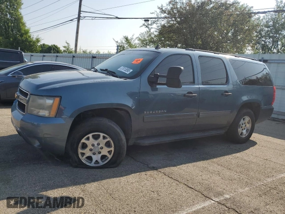 2010 Chevrolet Suburban LS z VIN 1GNUKHE32AR212268, wystawiony jako Copart lot #57613895 z przebiegiem 294 117 mil mil oraz Szkoda całkowita • Salvage title. Historia ofert i sprzedaży dostępna na DreamBid. Obrazek 1.