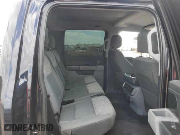 2021 Ford F-150 XL z VIN 1FTEW1C51MFB48436, wystawiony jako Copart lot #52362115 z przebiegiem 92 311 mil mil oraz Czysty tytuł • Clean title. Historia ofert i sprzedaży dostępna na DreamBid. Obrazek 10.