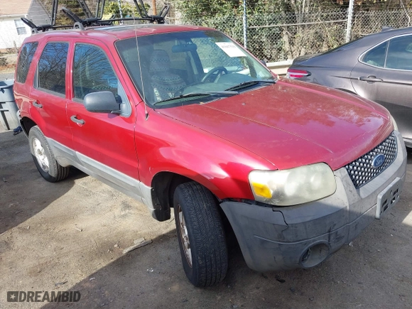 2006 Ford Escape XLT with VIN 1FMYU03116KC42851, listed as a IAAI auction lot 41667519 with 257,502 mi miles. Bid and sale history available at carsss.com. Image 1.