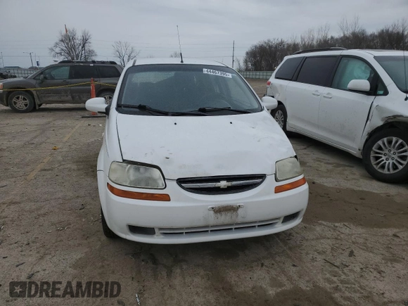 2008 Chevrolet Aveo LS z VIN KL1TD66618B059937, wystawiony jako Copart lot #44467395 z przebiegiem 52 360 mil mil oraz Tytuł czysty. Historia ofert i sprzedaży dostępna na DreamBid. Obrazek 5.