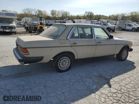 1981 Mercedes-Benz 300 D с VIN WDBAB30A2BB219265, выставлен на аукционе Copart как лот 77296414 с пробегом Не указан миль и Чистый • Clean title. История ставок и продаж доступна на DreamBid. Изображение 3.